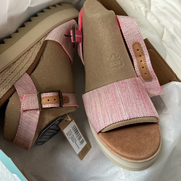 NWT Tom’s Diana Wedge Sandals - Picture 2 of 7